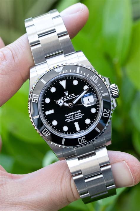 Review: Rolex Submariner 126610 LN 